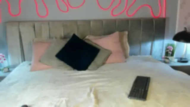 im Valskin online show from 05/18/26, 12:21
