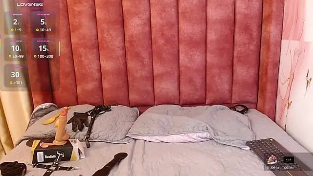 hilaryythompson online show from 05/19/26, 01:56