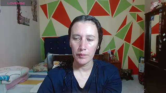 Snapshot of Mariam_wish chatting on 04/14/26, 05:40 Mariam wish online show from 04/14/26, 05:40