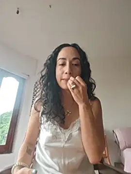 Snapshot of ComeFrutita chatting on 07/18/26, 12:19 ComeFrutita online show from 07/18/26, 12:19