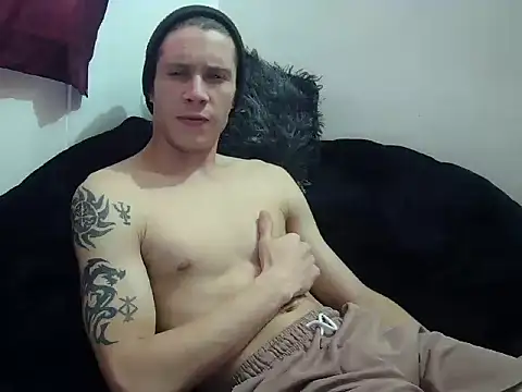 Snapshot of crixus11111 chatting on 04/15/26, 05:28 crixus11111 online show from 04/15/26, 05:28