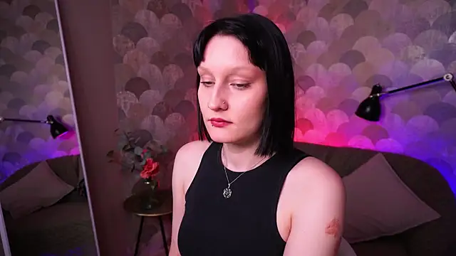 Velvet Lily online show from 04/13/26, 09:19