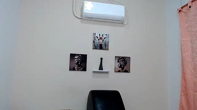 Snapshot of katywild20 chatting on 04/09/26, 08:37 katywild20 online show from 04/09/26, 08:37