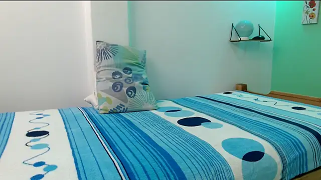 Snapshot of katywild20 chatting on 03/24/26, 01:11 katywild20 online show from 03/24/26, 01:11