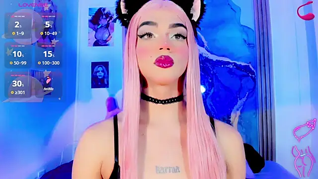 Snapshot of blonde_queen- chatting on 04/20/26, 07:26 blonde queen- online show from 04/20/26, 07:26