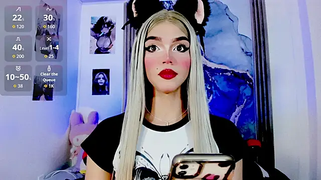 Snapshot of blonde_queen- chatting on 05/15/26, 09:46 blonde queen- online show from 05/15/26, 09:46