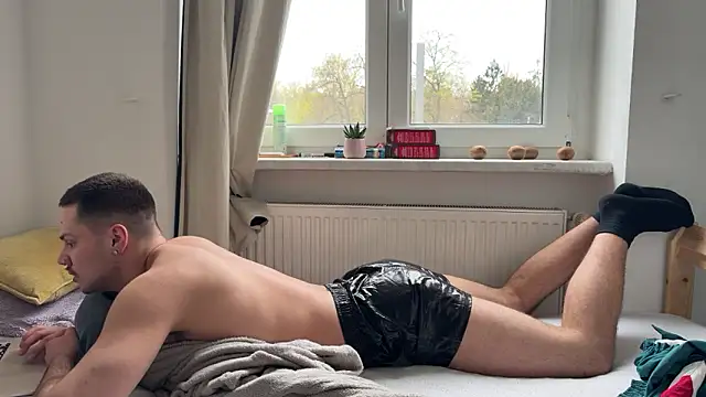 Snapshot of rommmika chatting on 04/10/26, 03:08 rommmika online show from 04/10/26, 03:08