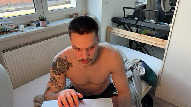 Snapshot of rommmika chatting on 04/08/26, 04:41 rommmika online show from 04/08/26, 04:41