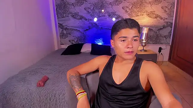 Liam Dustin online show from 04/10/26, 03:57