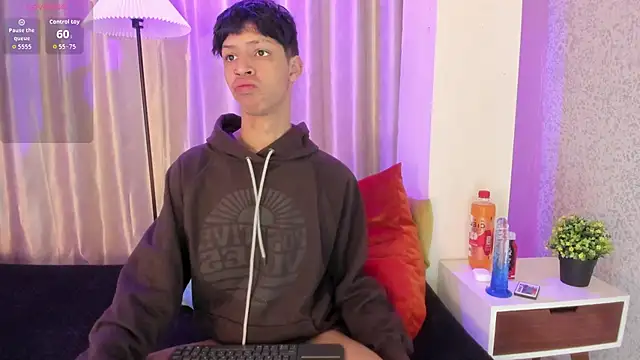 Snapshot of Ethan_qop chatting on 04/11/26, 11:36 Ethan qop online show from 04/11/26, 11:36