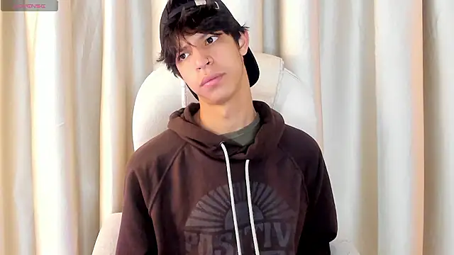 Snapshot of Ethan_qop chatting on 03/19/26, 11:32 Ethan qop online show from 03/19/26, 11:32