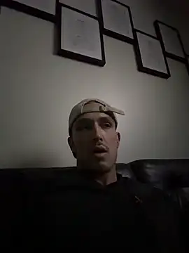 Snapshot of thehotieguy chatting on 04/01/26, 12:46 thehotieguy online show from 04/01/26, 12:46