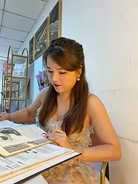 Xiaoxiao-y online show from 04/14/26, 09:36