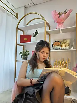 Snapshot of Xiaoxiao-y chatting on 04/29/26, 07:45 Xiaoxiao-y online show from 04/29/26, 07:45
