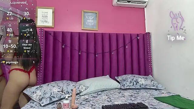 Snapshot of lindaa022 chatting on 04/08/26, 02:35 lindaa022 online show from 04/08/26, 02:35