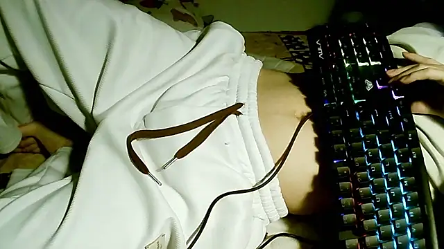 Snapshot of Kang143 chatting on 04/05/26, 05:52 Kang143 online show from 04/05/26, 05:52