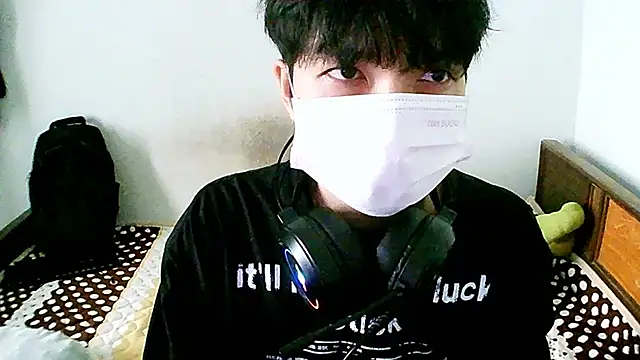 Snapshot of Kang143 chatting on 03/18/26, 03:20 Kang143 online show from 03/18/26, 03:20