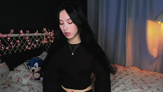 Snapshot of lizaa_breeze chatting on 05/17/26, 04:40 lizaa breeze online show from 05/17/26, 04:40