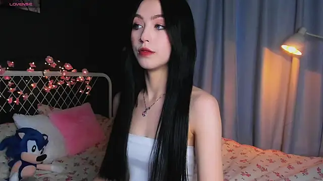 Snapshot of lizaa_breeze chatting on 05/13/26, 05:20 lizaa breeze online show from 05/13/26, 05:20