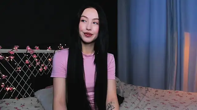 Snapshot of lizaa_breeze chatting on 06/08/26, 04:29 lizaa breeze online show from 06/08/26, 04:29