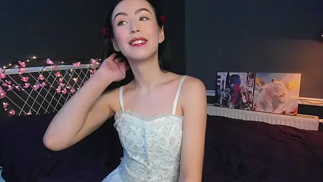 Snapshot of lizaa_breeze chatting on 04/02/26, 05:30 lizaa breeze online show from 04/02/26, 05:30