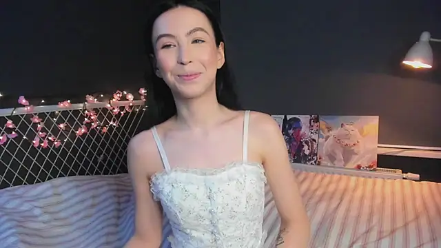 Snapshot of lizaa_breeze chatting on 04/05/26, 05:30 lizaa breeze online show from 04/05/26, 05:30