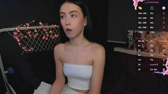 Snapshot of lizaa_breeze chatting on 03/28/26, 05:03 lizaa breeze online show from 03/28/26, 05:03