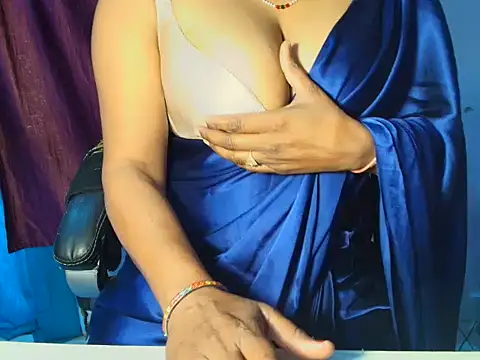 Jeenat Kaur1 online show from 04/09/26, 06:19