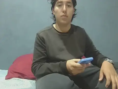 Snapshot of amartinezszz chatting on 06/24/26, 03:16 amartinezszz online show from 06/24/26, 03:16