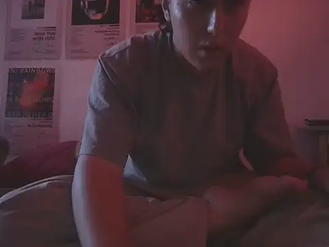 Snapshot of amartinezszz chatting on 05/19/26, 12:48 amartinezszz online show from 05/19/26, 12:48