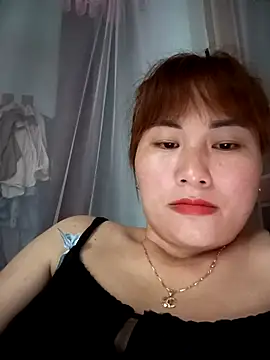 Lucxy-ki6 online show from 05/06/26, 02:43