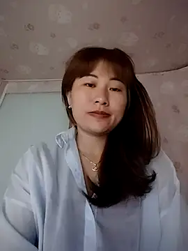 Lucxy-ki6 online show from 05/04/26, 08:33