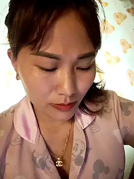 Lucxy-ki6 online show from 05/28/26, 12:07
