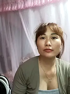 Lucxy-ki6 online show from 05/05/26, 09:23