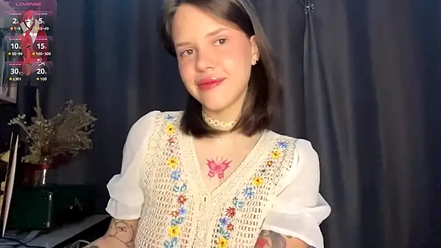 SarahHunnye online show from 03/25/26, 12:22