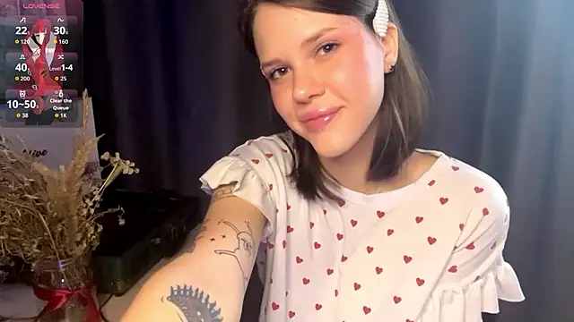 SarahHunnye online show from 03/18/26, 12:25