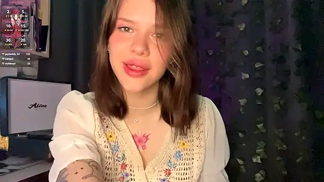 SarahHunnye online show from 04/13/26, 12:47