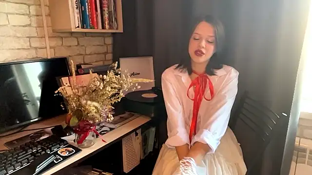 SarahHunnye online show from 03/15/26, 11:56