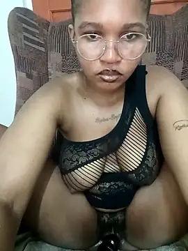 Hotsexyberry222 online show from 04/10/26, 07:32