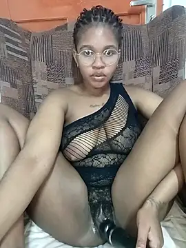 Hotsexyberry222 online show from 04/20/26, 12:30