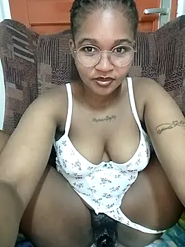 Hotsexyberry222 online show from 04/18/26, 06:32