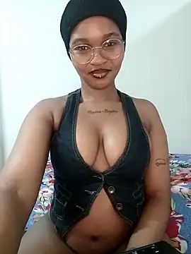 Hotsexyberry222 online show from 03/25/26, 08:41