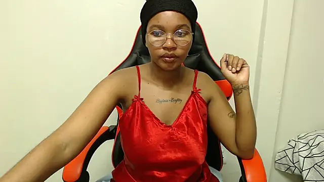 Hotsexyberry222 online show from 05/12/26, 02:56
