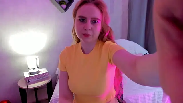 Snapshot of Shiny_Liss chatting on 04/13/26, 01:31 Shiny Liss online show from 04/13/26, 01:31