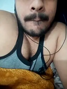 Snapshot of Decentlover67 chatting on 04/06/26, 03:35 Decentlover67 online show from 04/06/26, 03:35