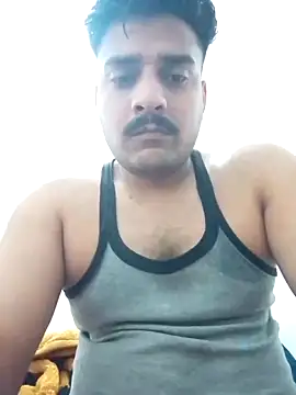 Snapshot of Decentlover67 chatting on 04/13/26, 02:32 Decentlover67 online show from 04/13/26, 02:32