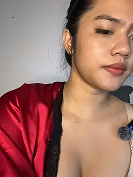 Snapshot of Kiee_19 chatting on 05/31/26, 02:39 Kiee 19 online show from 05/31/26, 02:39