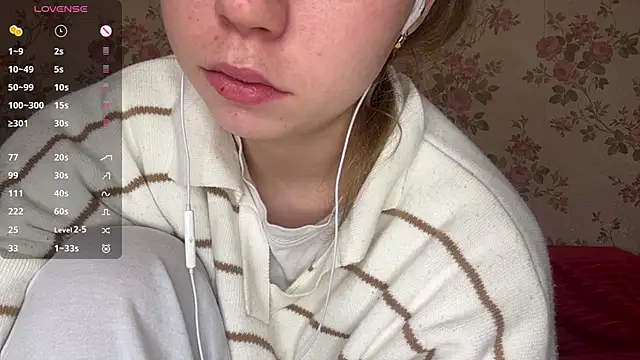 Snapshot of EleneShedden chatting on 04/09/26, 06:04 EleneShedden online show from 04/09/26, 06:04