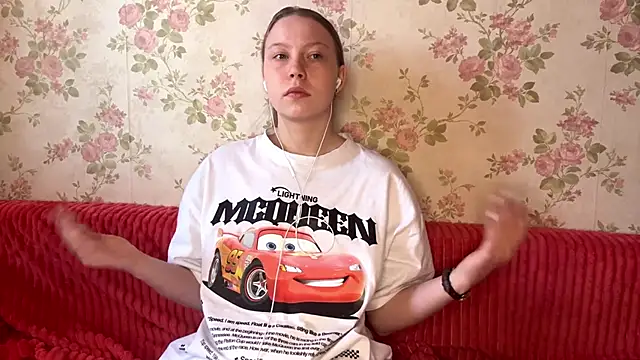 Snapshot of EleneShedden chatting on 03/21/26, 09:25 EleneShedden online show from 03/21/26, 09:25