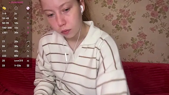 Snapshot of EleneShedden chatting on 04/10/26, 07:04 EleneShedden online show from 04/10/26, 07:04